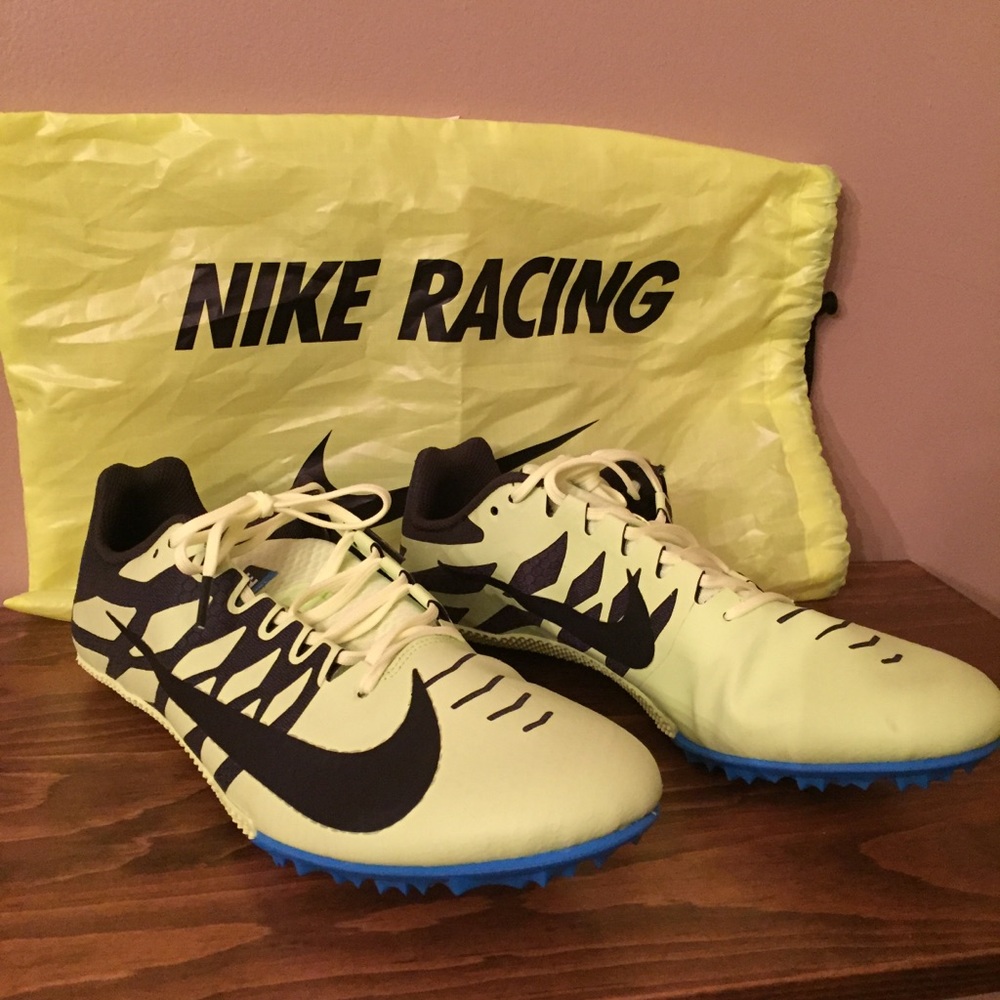 Mens Nike Racing shoes!